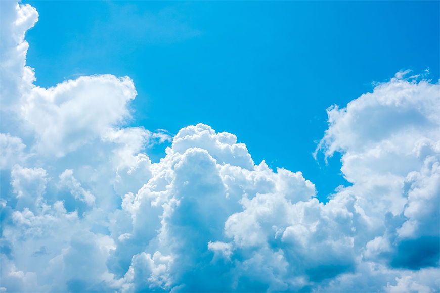 Vlies foto behang Verdroomde Wolken in 6 Größen